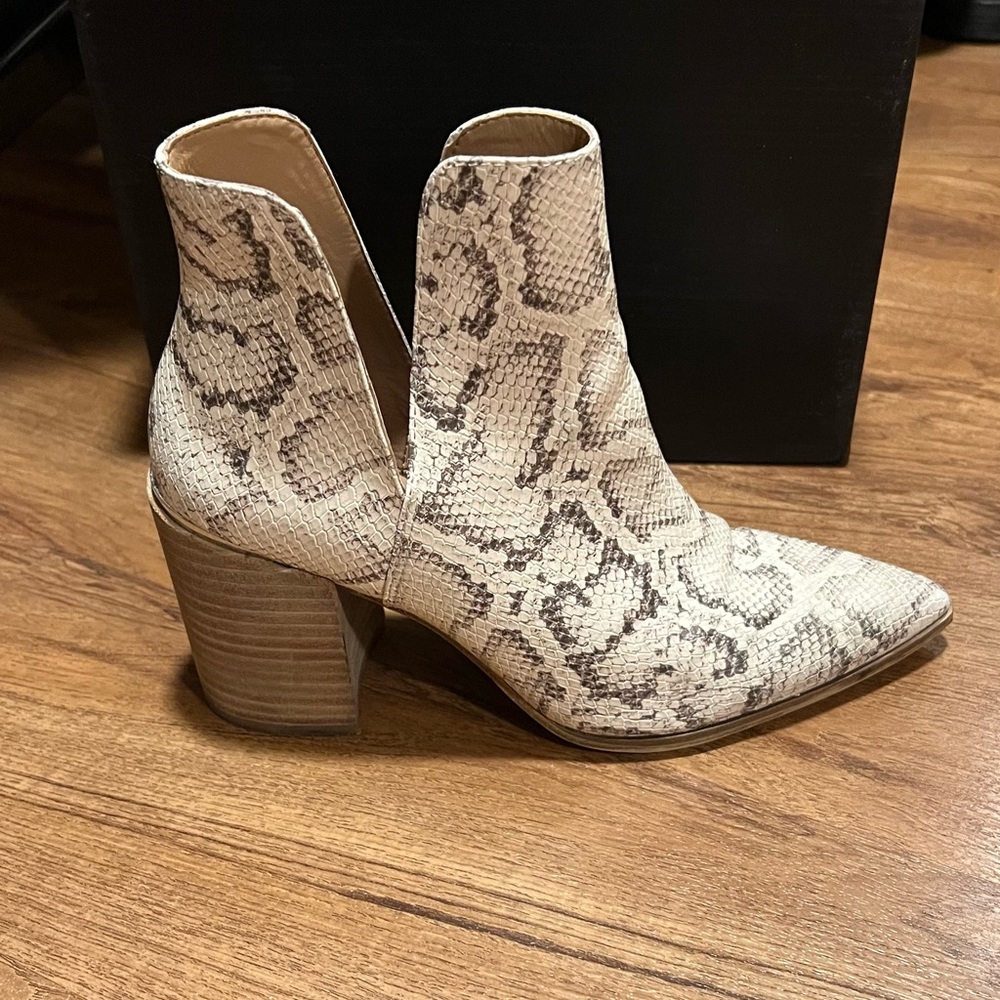 Steve Madden Kaylah Bootie Light Beige 8 M